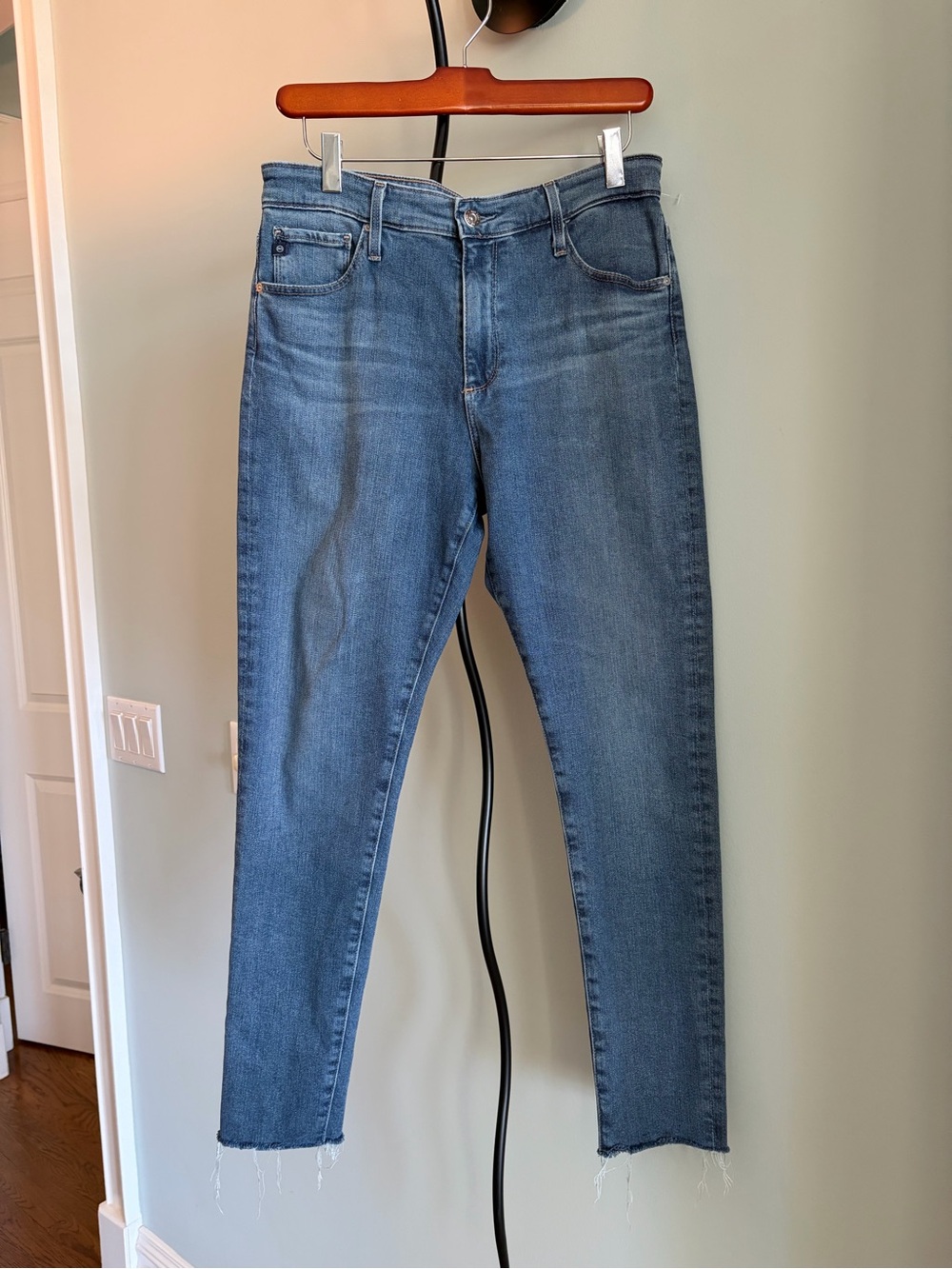AG ADRIANO GOLDSCHMIED
THE FARRAH HIGH RISE SKINNY JEANS